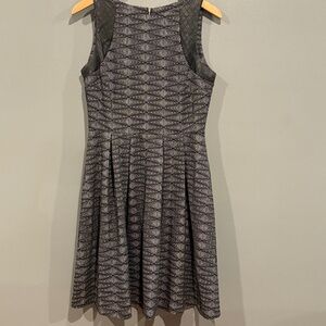 *GENTLY WORN* Ivanka Trump Size 8 Faux Quilted Leather Cocktail Dress